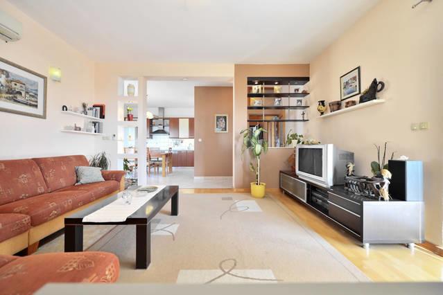 Apartment Lejo เยเซนิเซ ภายนอก รูปภาพ